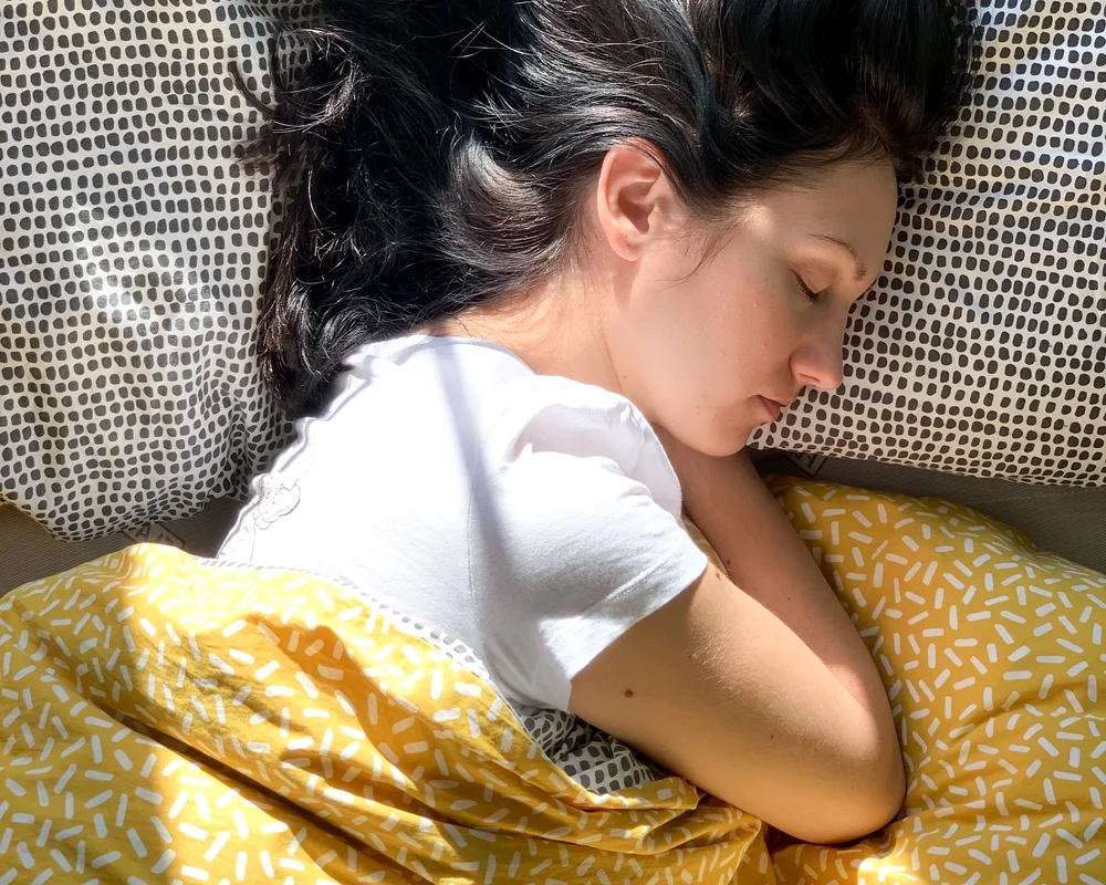 immagine di una ragazza che sta dormendo